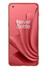 NoXx Hoes Geschikt voor OnePlus 10 Pro Hoesje Cover Siliconen Back Case Hoes Met Screenprotector - Rood