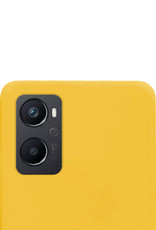 NoXx Hoes Geschikt voor OPPO A76 Hoesje Cover Siliconen Back Case Hoes Met Screenprotector - Geel