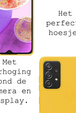 BASEY. Hoes Geschikt voor Samsung A23 Hoesje Siliconen Back Cover Case Met 2x Screenprotector - Hoesje Geschikt voor Samsung Galaxy A23 Hoes Cover Hoesje - Geel