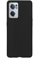 BASEY. Hoes Geschikt voor OnePlus Nord CE 2 Hoesje Siliconen Back Cover Case Met 2x Screenprotector - Hoesje Geschikt voor OnePlus Nord CE 2 Hoes Cover Hoesje - Zwart