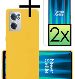 NoXx NoXx OnePlus Nord CE 2 Hoesje Siliconen Met 2x Screenprotector - Geel