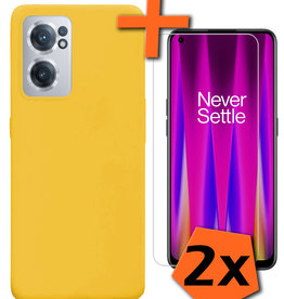Nomfy Nomfy OnePlus Nord CE 2 Hoesje Siliconen Met 2x Screenprotector - Geel