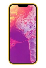 BASEY. Hoes Geschikt voor iPhone 14 Plus Hoesje Siliconen Back Cover Case Met Screenprotector - Hoesje Geschikt voor iPhone 14 Plus Hoes Cover Hoesje - Geel