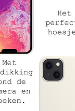 BASEY. Hoes Geschikt voor iPhone 14 Hoesje Siliconen Back Cover Case Met 2x Screenprotector - Hoesje Geschikt voor iPhone 14 Hoes Cover Hoesje - Wit