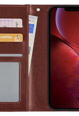 NoXx Hoes Geschikt voor iPhone 14 Pro Hoesje Book Case Hoes Flip Cover Wallet Bookcase Met Screenprotector - Bruin