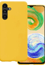 BASEY. Hoes Geschikt voor Samsung A04s Hoesje Siliconen Back Cover Case - Hoesje Geschikt voor Samsung Galaxy A04s Hoes Cover Hoesje - Geel