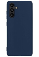 NoXx Hoes Geschikt voor Samsung A04s Hoesje Cover Siliconen Back Case Hoes Met 2x Screenprotector - Donkerblauw