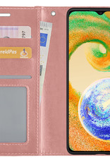 BASEY. Hoes Geschikt voor Samsung A04s Hoesje Bookcase Hoes Flip Case Book Cover Met 2x Screenprotector - Hoesje Geschikt voor Samsung Galaxy A04s Hoes Book Case Hoesje - Rosé goud