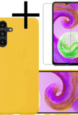 NoXx Hoes Geschikt voor Samsung A04s Hoesje Cover Siliconen Back Case Hoes Met Screenprotector - Geel