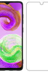 NoXx Hoes Geschikt voor Samsung A04s Hoesje Cover Siliconen Back Case Hoes Met 2x Screenprotector - Lichtroze