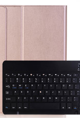 BASEY. Hoesje Geschikt voor iPad 10.2 2020 Toetsenbord Hoes Book Case Met Screenprotector - Hoes Geschikt voor iPad 8 Toetsenbord Hoesje Keyboard Cover - Rosé goud