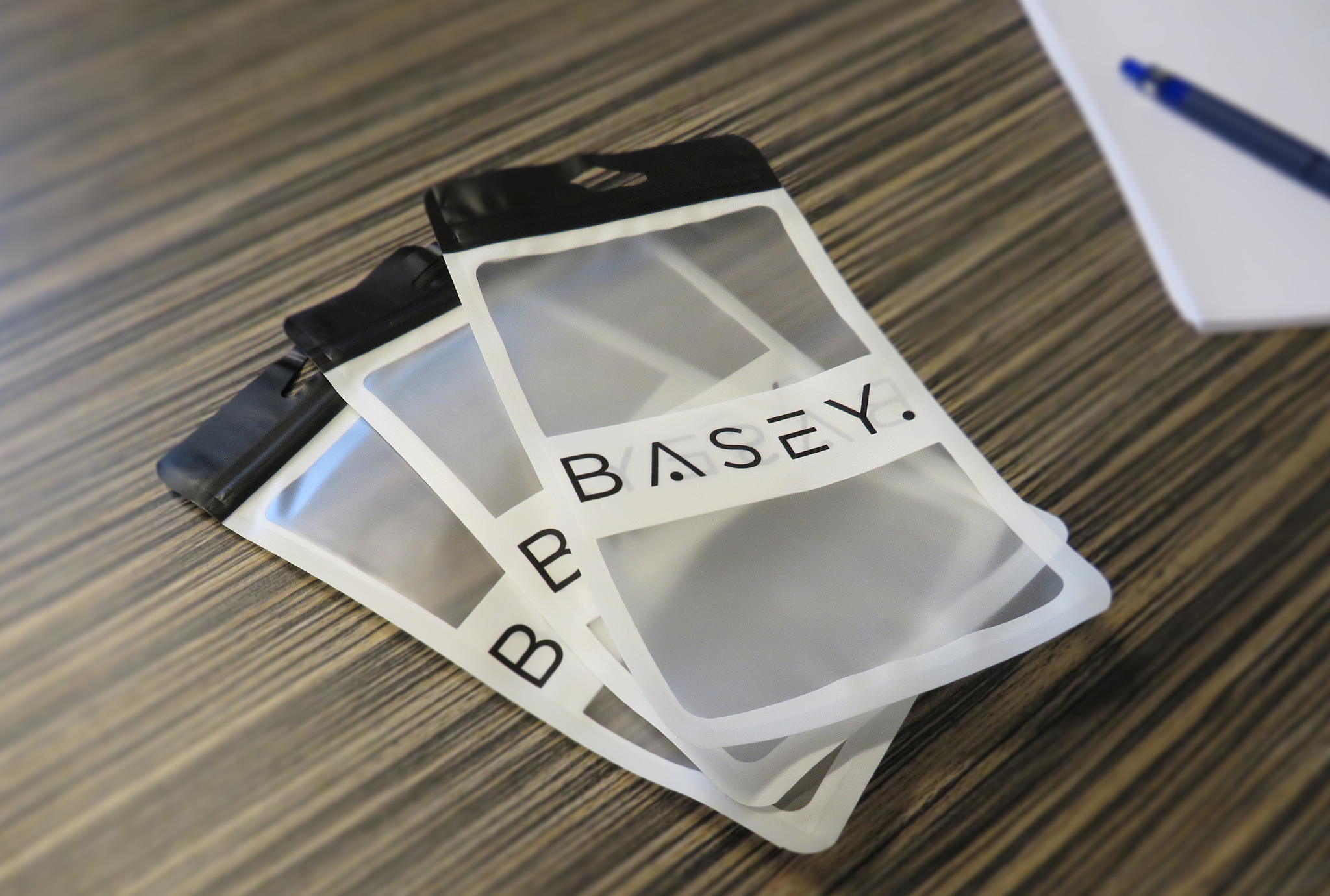 BASEY. Case Geschikt voor Airpods Pro Hoesje Siliconen Hoes Cover - Hoes Geschikt voor Apple Airpods Pro Case Siliconen - Lila