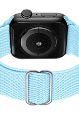 BASEY. Nylon Bandje Geschikt voor Apple Watch 1-8 / SE (42/44/45) Bandje Stof - Horloge Band Verstelbare Gesp Polsband Geschikt voor Apple Watch 1-8 / SE (42/44/45) - Lichtblauw