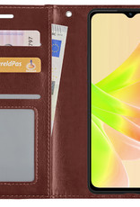 NoXx Hoes Geschikt voor OPPO A17 Hoesje Book Case Hoes Flip Cover Wallet Bookcase Met Screenprotector - Bruin