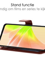 NoXx Hoes Geschikt voor OPPO A17 Hoesje Book Case Hoes Flip Cover Wallet Bookcase Met 2x Screenprotector - Bruin