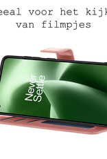 BASEY. Hoes Geschikt voor OnePlus Nord 2T Hoesje Bookcase Hoes Flip Case Book Cover - Hoesje Geschikt voor OnePlus Nord 2T Hoes Book Case Hoesje - Rosé goud