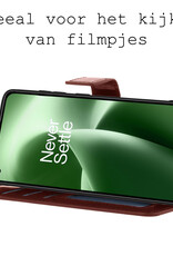 BASEY. Hoes Geschikt voor OnePlus Nord 2T Hoesje Bookcase Hoes Flip Case Book Cover Met Screenprotector - Hoesje Geschikt voor OnePlus Nord 2T Hoes Book Case Hoesje - Bruin