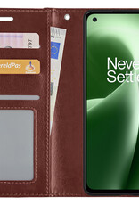 BASEY. Hoes Geschikt voor OnePlus Nord 2T Hoesje Bookcase Hoes Flip Case Book Cover Met 2x Screenprotector - Hoesje Geschikt voor OnePlus Nord 2T Hoes Book Case Hoesje - Bruin