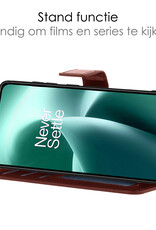 NoXx Hoes Geschikt voor OnePlus Nord 2T Hoesje Book Case Hoes Flip Cover Wallet Bookcase Met 2x Screenprotector - Bruin