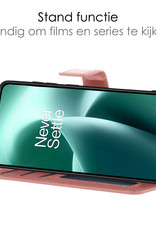 NoXx Hoes Geschikt voor OnePlus Nord 2T Hoesje Book Case Hoes Flip Cover Wallet Bookcase Met 2x Screenprotector - Rosé goud