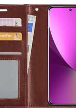 Nomfy Hoesje Geschikt voor Xiaomi 12 Hoes Bookcase Flipcase Book Cover Met Screenprotector - Hoes Geschikt voor Xiaomi 12 Hoesje Book Case - Bruin