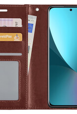 NoXx Hoes Geschikt voor Xiaomi 12 Hoesje Book Case Hoes Flip Cover Wallet Bookcase Met 2x Screenprotector - Bruin