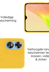 NoXx Hoes Geschikt voor OPPO A17 Hoesje Cover Siliconen Back Case Hoes Met Screenprotector - Geel
