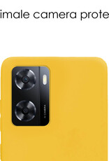 NoXx Hoes Geschikt voor OPPO A57s Hoesje Cover Siliconen Back Case Hoes Met 2x Screenprotector - Geel