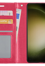 BASEY. Hoes Geschikt voor Samsung S23 Hoesje Bookcase Hoes Flip Case Book Cover Met 2x Screenprotector - Hoesje Geschikt voor Samsung Galaxy S23 Hoes Book Case Hoesje - Donkerroze