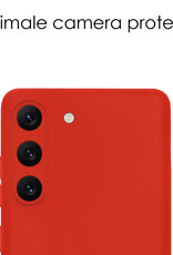 NoXx Hoes Geschikt voor Samsung S23 Hoesje Cover Siliconen Back Case Hoes Met 2x Screenprotector - Rood