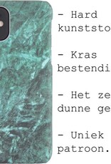 BASEY. Hoes Geschikt voor iPhone 12 Mini Hoesje Marmer Case Marmeren Cover Hoes Hardcover - Groen - 2 Stuks