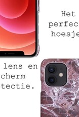 BASEY. Hoes Geschikt voor iPhone 12 Hoesje Marmer Case Marmeren Cover Hoes Hardcover - Rood - 2 Stuks