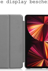 BASEY. Hoesje Geschikt voor iPad Pro 2021 (11 inch) Hoes Case Tablet Hoesje Tri-fold - Hoes Geschikt voor iPad Pro 11 inch (2021) Hoesje Hard Cover Bookcase Hoes - Donkerrood