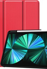 BASEY. Hoesje Geschikt voor iPad Pro 2021 (12,9 inch) Hoes Case Tablet Hoesje Tri-fold Met Uitsparing Geschikt voor Apple Pencil - Hoes Geschikt voor iPad Pro 12,9 inch (2021) Hoesje Hard Cover Bookcase Hoes - Rood