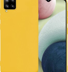 BASEY. BASEY. Samsung Galaxy A12 hoesje siliconen - Geel