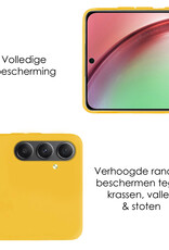 Hoes Geschikt voor Samsung A54 Hoesje Cover Siliconen Back Case Hoes Met Screenprotector - Geel