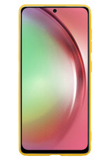 NoXx Hoes Geschikt voor Samsung A54 Hoesje Cover Siliconen Back Case Hoes Met Screenprotector - Geel