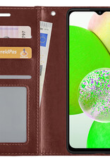 BASEY. Hoes Geschikt voor Samsung A14 Hoesje Bookcase Hoes Flip Case Book Cover Met 2x Screenprotector - Hoesje Geschikt voor Samsung Galaxy A14 Hoes Book Case Hoesje - Bruin