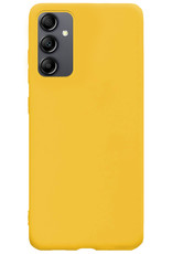 BASEY. Hoes Geschikt voor Samsung A14 Hoesje Siliconen Back Cover Case Met 2x Screenprotector - Hoesje Geschikt voor Samsung Galaxy A14 Hoes Cover Hoesje - Geel