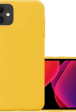 NoXx Hoes Geschikt voor iPhone 12 Hoesje Cover Siliconen Back Case Hoes - Geel