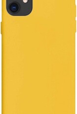NoXx Hoes Geschikt voor iPhone 12 Hoesje Cover Siliconen Back Case Hoes - Geel
