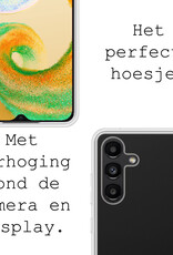 BASEY. Hoes Geschikt voor Samsung A04s Hoesje Siliconen Back Cover Case Met 2x Screenprotector - Hoesje Geschikt voor Samsung Galaxy A04s Hoes Cover Hoesje - Transparant