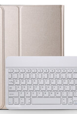 BASEY. Hoesje Geschikt voor iPad 2022 Toetsenbord Hoes Book Case Met Screenprotector - Hoes Geschikt voor iPad 10 Toetsenbord Hoesje Keyboard Cover - Goud