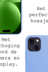 BASEY. Hoes Geschikt voor iPhone 15 Hoesje Siliconen Back Cover Case Met 2x Screenprotector - Hoesje Geschikt voor iPhone 15 Hoes Cover Hoesje - Lichtblauw