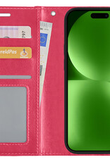 BASEY. Hoes Geschikt voor iPhone 15 Hoesje Bookcase Hoes Flip Case Book Cover Met Screenprotector - Hoesje Geschikt voor iPhone 15 Hoes Book Case Hoesje - Donkerroze