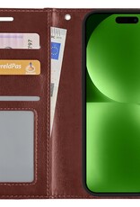 BASEY. Hoes Geschikt voor iPhone 15 Pro Max Hoesje Bookcase Hoes Flip Case Book Cover Met 2x Screenprotector - Hoesje Geschikt voor iPhone 15 Pro Max Hoes Book Case Hoesje - Bruin