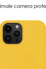 NoXx Hoes Geschikt voor iPhone 15 Pro Hoesje Cover Siliconen Back Case Hoes Met Screenprotector - Geel