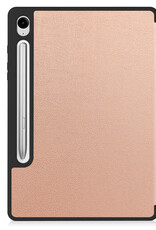 BASEY. Hoesje Geschikt voor Samsung Galaxy Tab S9 FE Hoes Case Tablet Hoesje Tri-fold Met Uitsparing Geschikt voor S Pen Met Screenprotector - Hoes Geschikt voor Samsung Tab S9 FE Hoesje Hard Cover Bookcase Hoes - Rosé goud