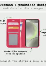 BASEY. Hoes Geschikt voor Samsung S24 Hoesje Bookcase Hoes Flip Case Book Cover Met 2x Screenprotector - Hoesje Geschikt voor Samsung Galaxy S24 Hoes Book Case Hoesje - Donkerroze