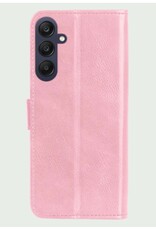 BASEY. Hoes Geschikt voor Samsung A25 Hoesje Bookcase Hoes Flip Case Book Cover Met 2x Screenprotector - Hoesje Geschikt voor Samsung Galaxy A25 Hoes Book Case Hoesje - Lichtroze